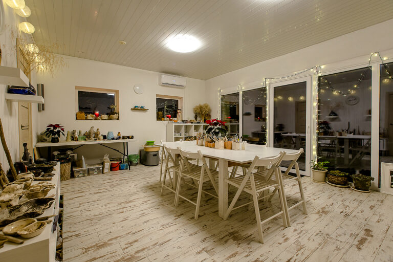 Keramika Pavilnyje, Ramūnas Petkevičius, Keramikos studija, Keramikos mokymai, dovanų kuponai, dovanos, keramikos pamokos Vilniuje, Keramikos kursai Vilniuje, Keramikos mokymai vilniuje